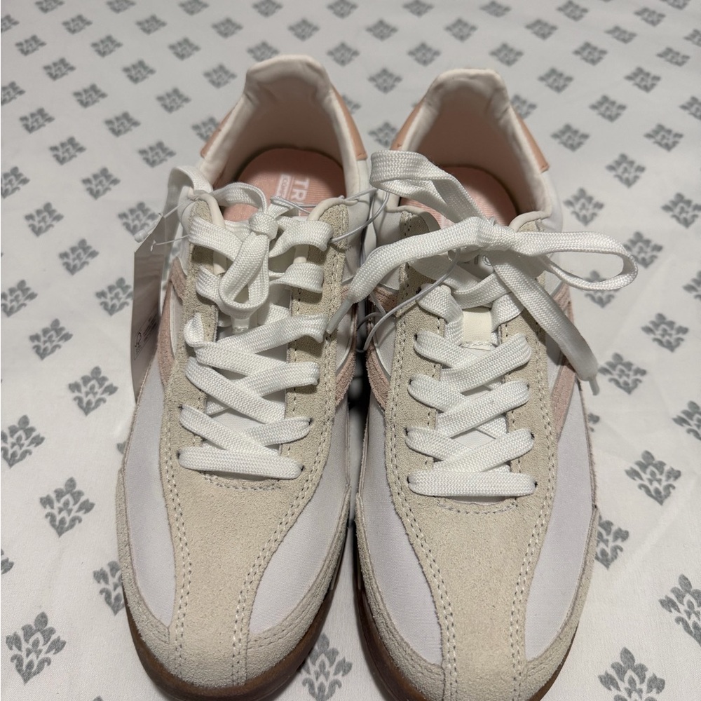 Tretorn Cream and White Women's Sneakers
